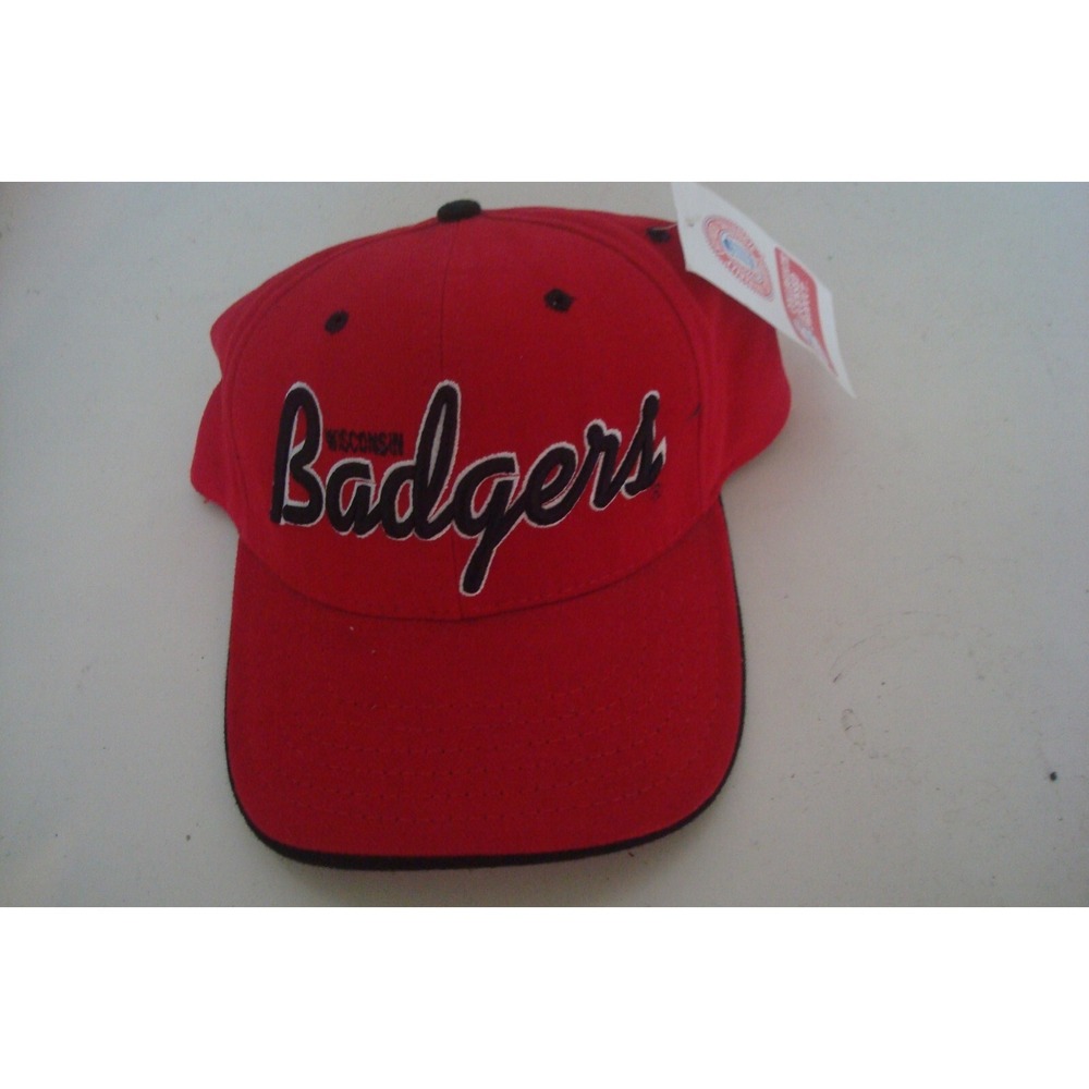 WISCONSIN BADGERS STRAPBACK DEADSTOCK HAT CAP VINTAGE H4